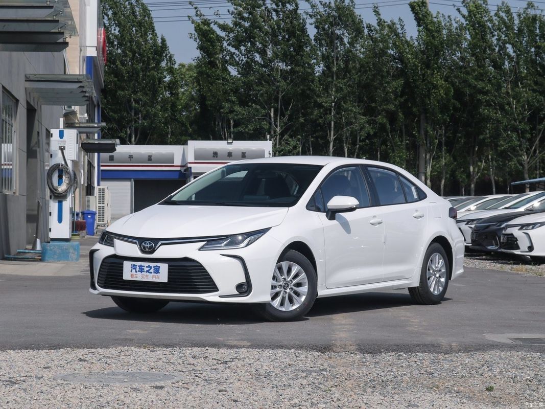 Solicitud personalizada Toyota Corolla Tnga CVT Pioneer Edición Sedan con personalización