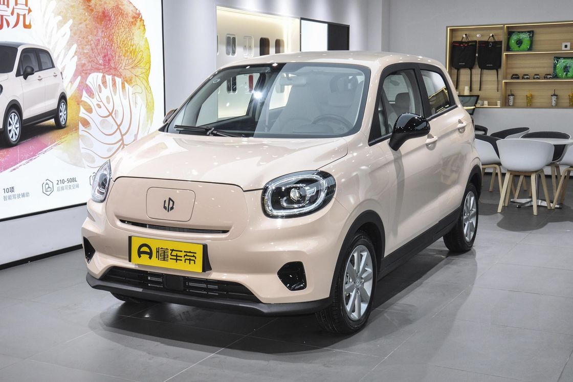 Tipo de carrocería cerrada y asientos para 5 2022 Leapmotor T03 Amber Edition