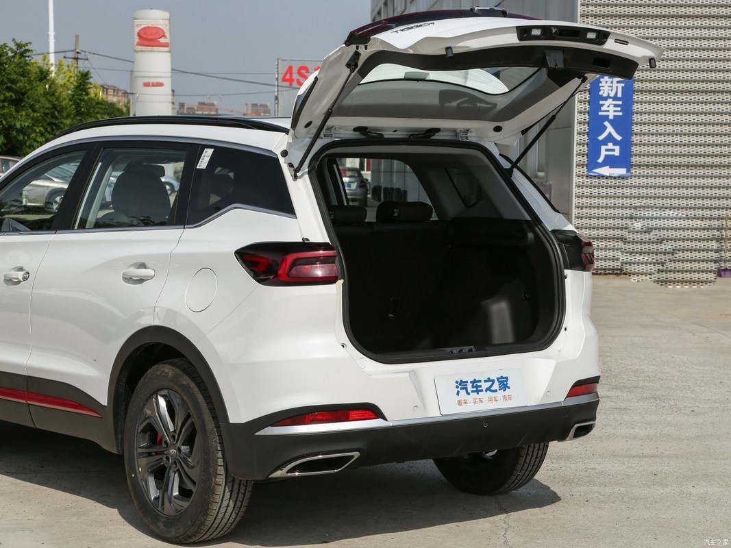 SUV Chery Tiggo7 Superpower 1.5t CVT Superpower Guerrero Coche de gasolina con personalización