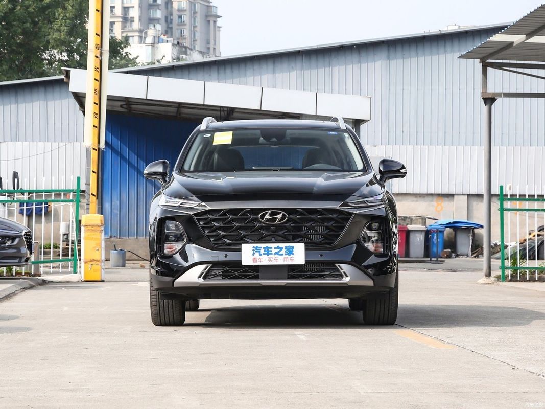 Dirección izquierda 2023 Hyundai Santafe Traveler 380t Gdi 4WD Lux Htrac versión 6 asientos